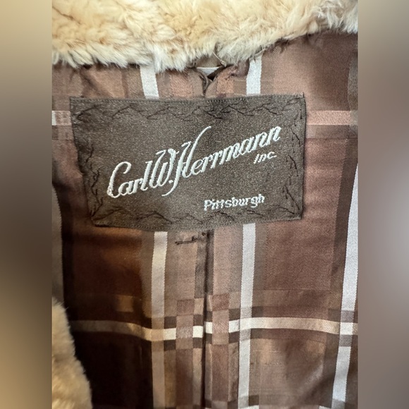 Carl W. Herrmann Fur Coat - Picture 4 of 11